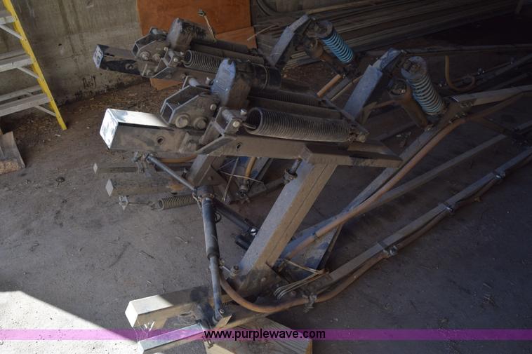 image for item BX9822 (2) sprayer booms