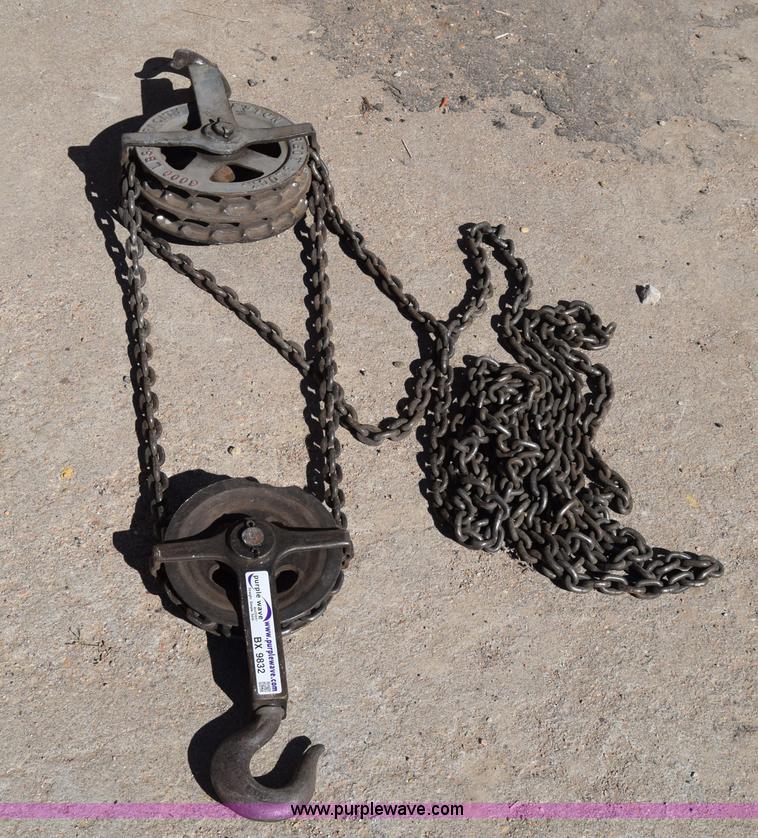 image for item BX9832 Weston chain hoist