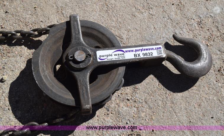 image for item BX9832 Weston chain hoist