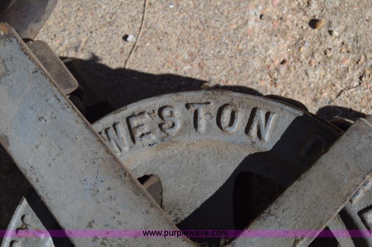 image for item BX9832 Weston chain hoist