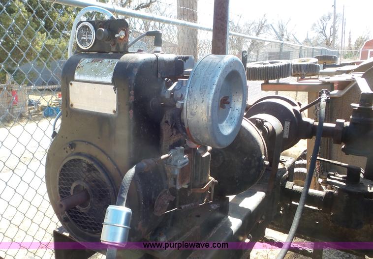 image for item CD9873 1982 Etnyre maintenance oil distributor trailer