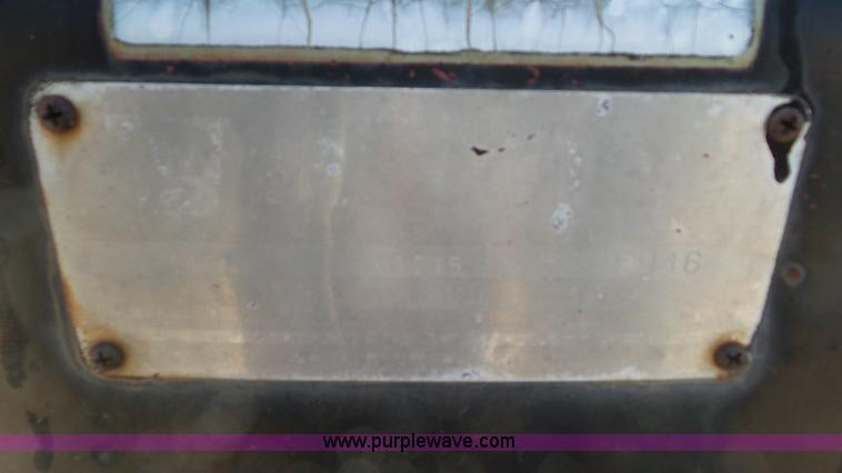 image for item CD9873 1982 Etnyre maintenance oil distributor trailer