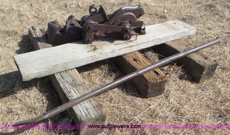 image for item CD9884 Assorted items