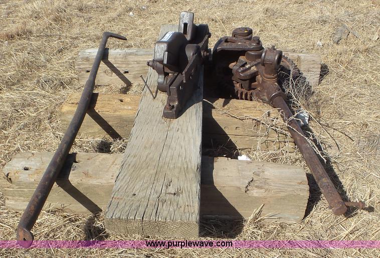 image for item CD9884 Assorted items