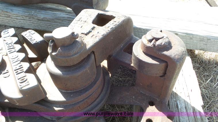 image for item CD9884 Assorted items