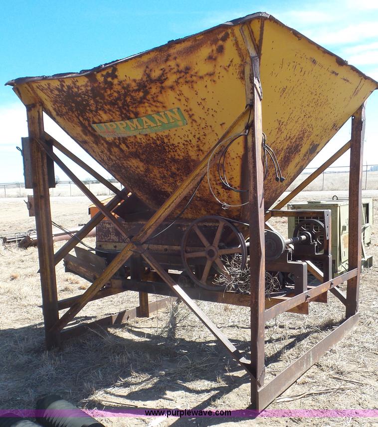 image for item CD9889 Lippmann feed hopper