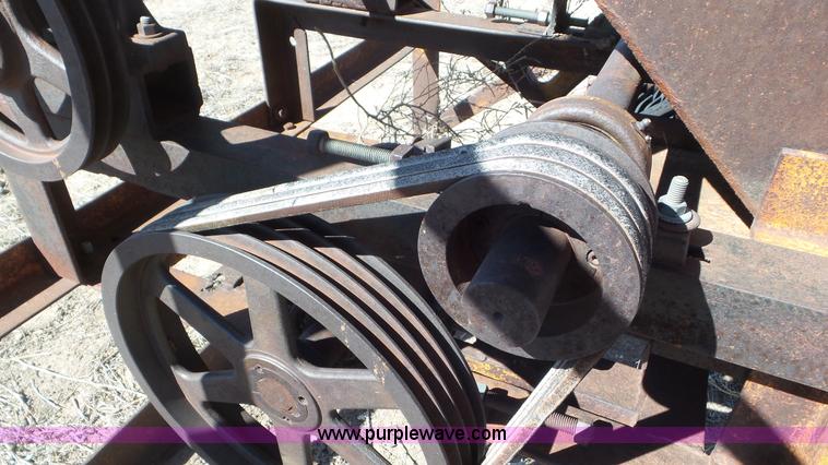 image for item CD9889 Lippmann feed hopper