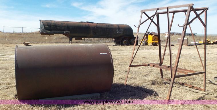 image for item CD9893 500 gallon fuel tank