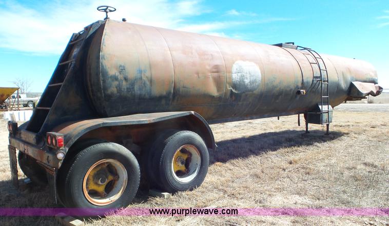 image for item CD9895 1957 Moser tank trailer