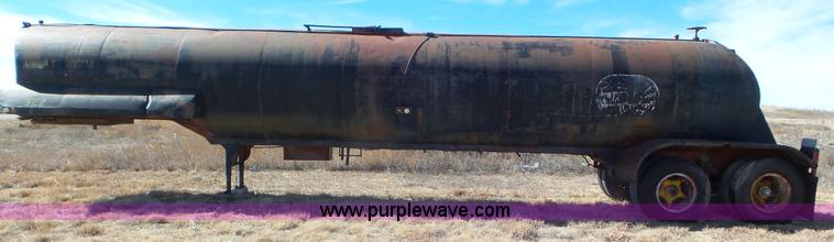 image for item CD9895 1957 Moser tank trailer