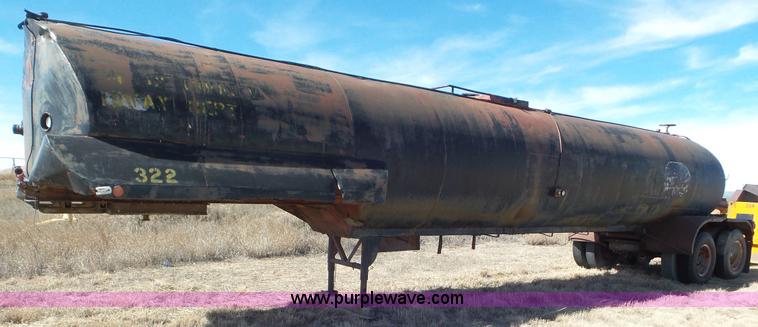 image for item CD9895 1957 Moser tank trailer