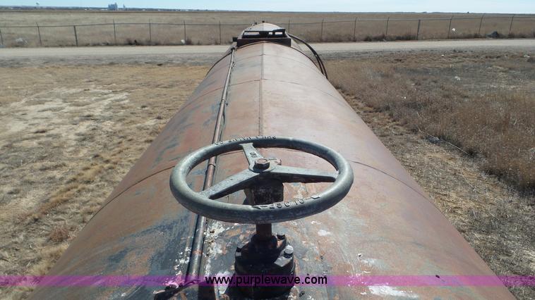 image for item CD9895 1957 Moser tank trailer