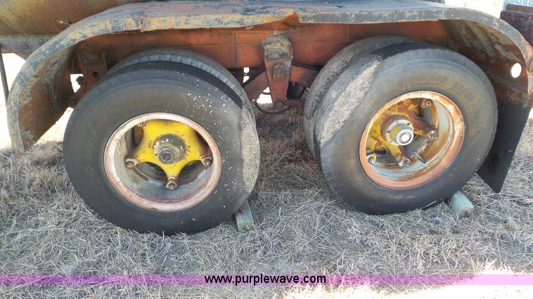 image for item CD9895 1957 Moser tank trailer