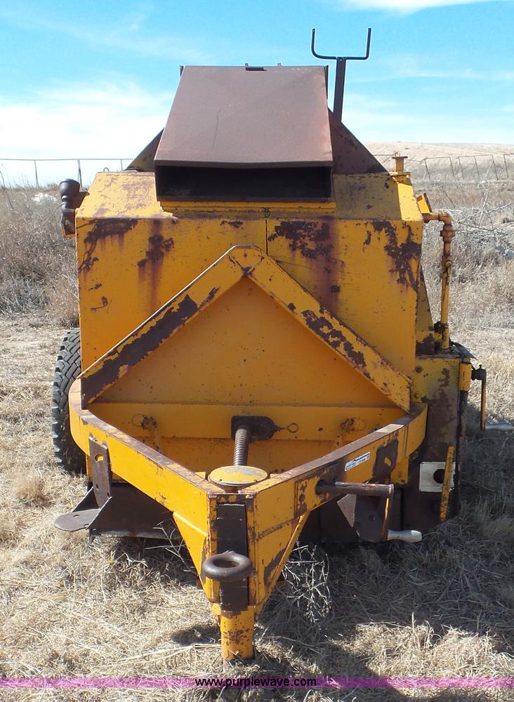 image for item CD9896 Little Ford asphalt patching machine