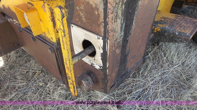 image for item CD9896 Little Ford asphalt patching machine