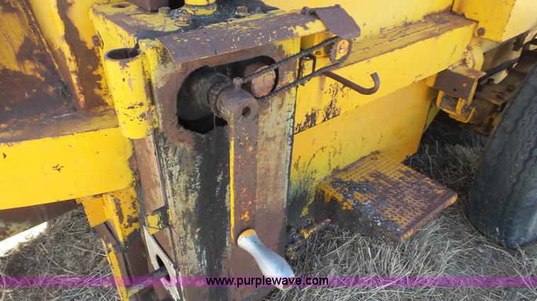 image for item CD9896 Little Ford asphalt patching machine