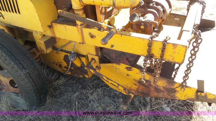 image for item CD9896 Little Ford asphalt patching machine