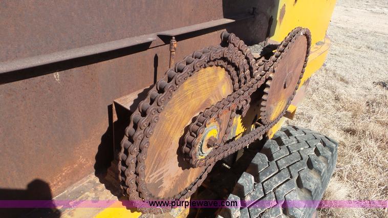 image for item CD9896 Little Ford asphalt patching machine