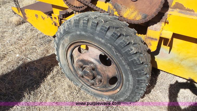 image for item CD9896 Little Ford asphalt patching machine