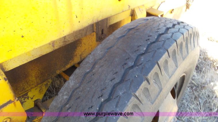 image for item CD9896 Little Ford asphalt patching machine