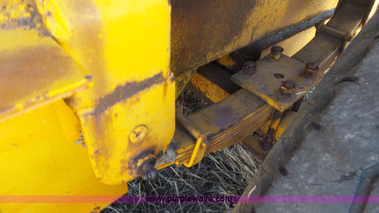 image for item CD9896 Little Ford asphalt patching machine