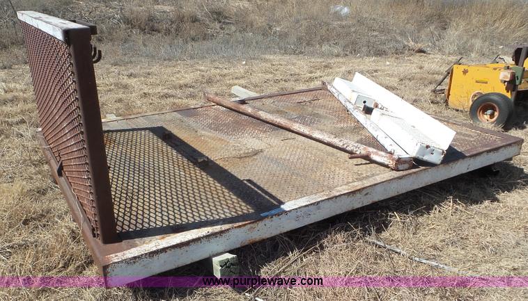 image for item CD9898 Flatbed