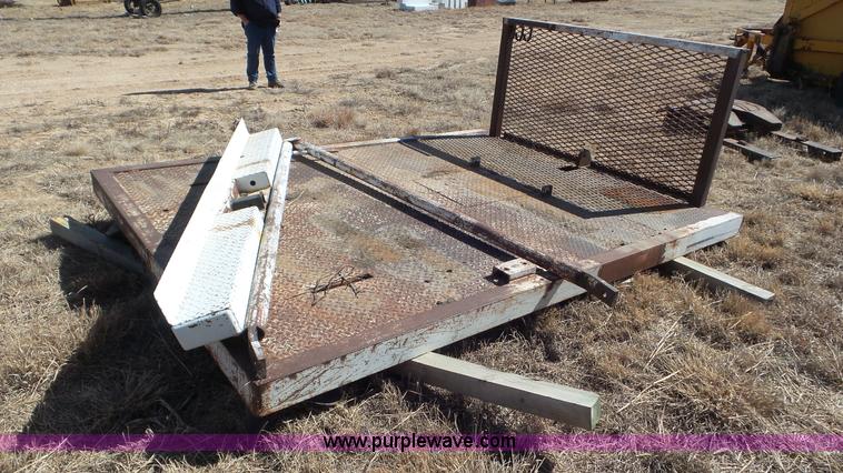 image for item CD9898 Flatbed