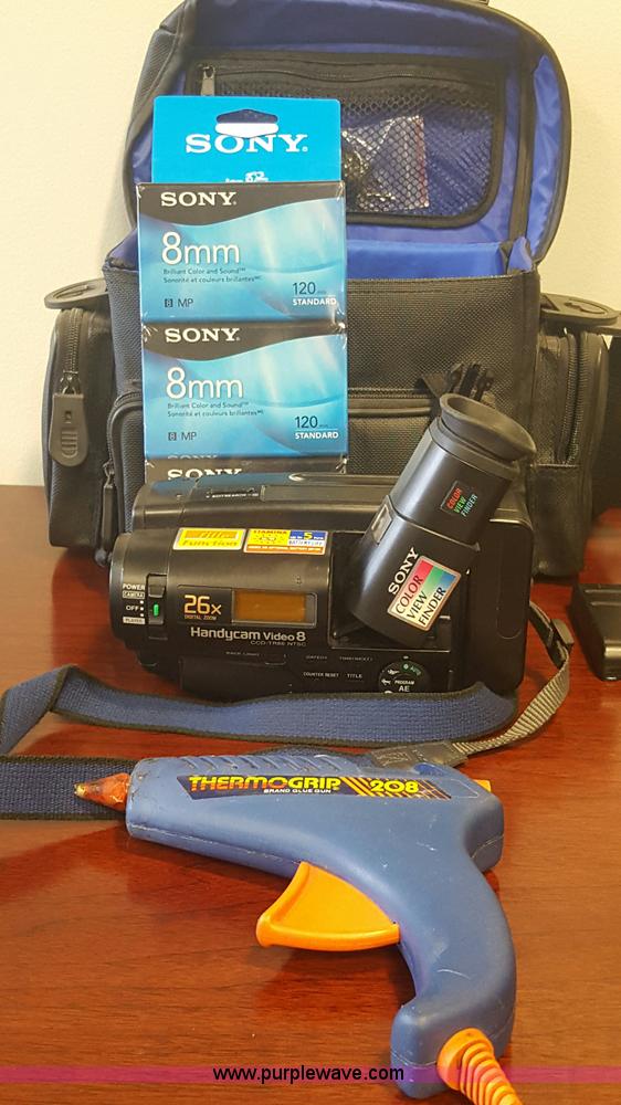 image for item F1191 Assorted electronics