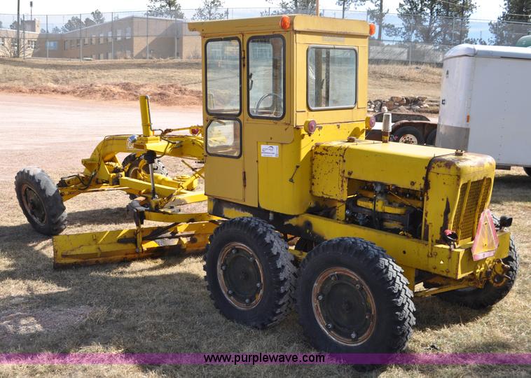 image for item G7064 Galion 530G rigid frame motor grader