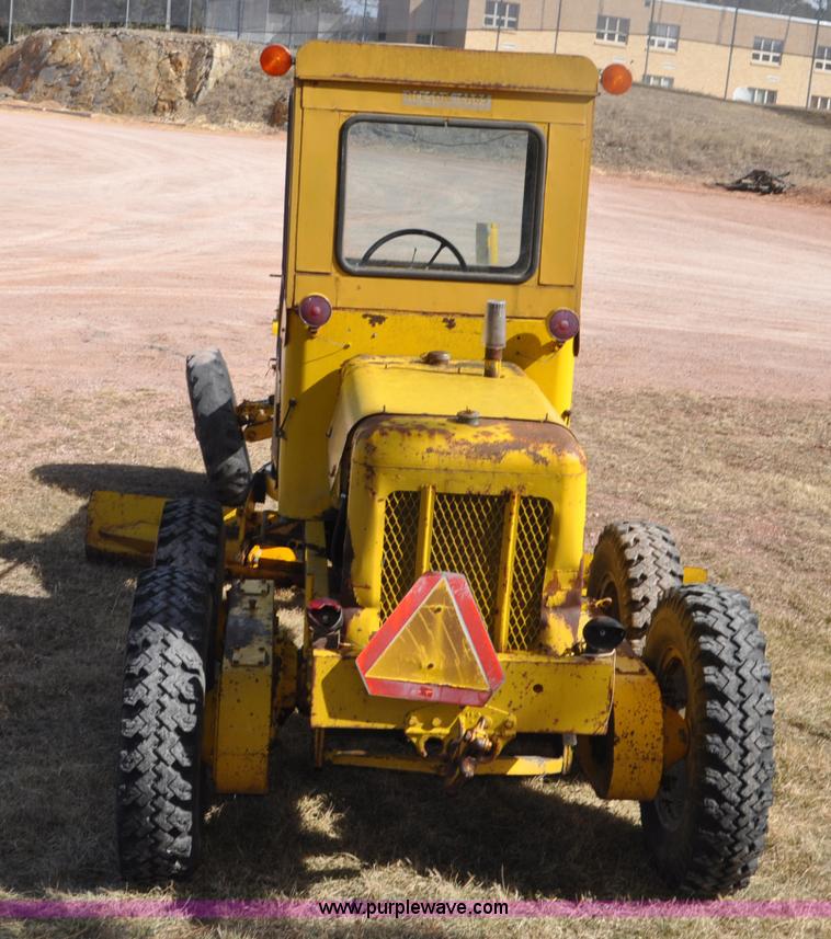 image for item G7064 Galion 530G rigid frame motor grader