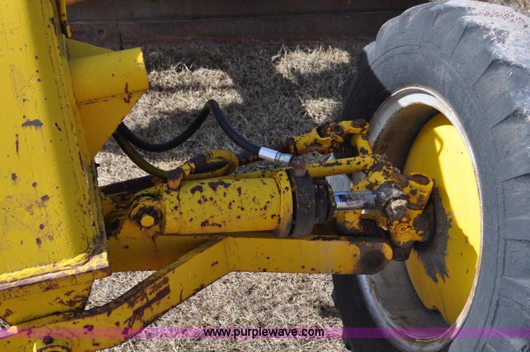image for item G7064 Galion 530G rigid frame motor grader