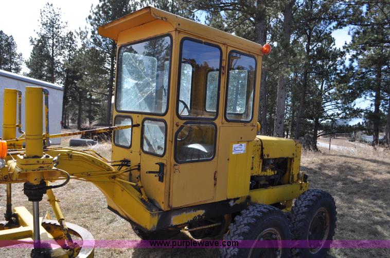 image for item G7064 Galion 530G rigid frame motor grader