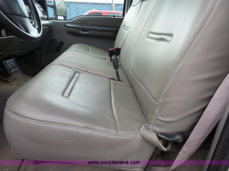 image for item J4225 1999 Ford F450 XL Super Duty utility truck