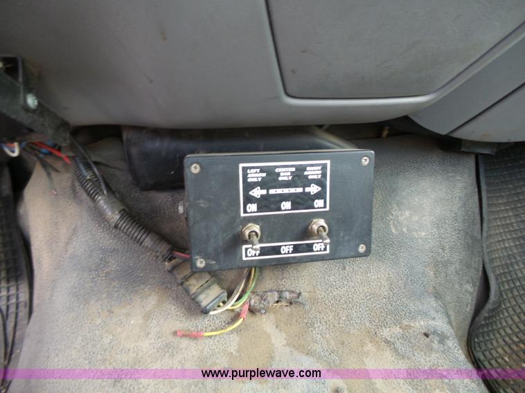 image for item J4225 1999 Ford F450 XL Super Duty utility truck