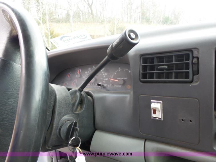 image for item J4225 1999 Ford F450 XL Super Duty utility truck