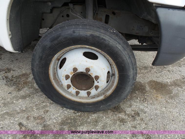 image for item J4225 1999 Ford F450 XL Super Duty utility truck