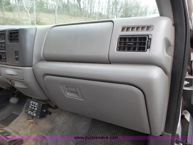 image for item J4225 1999 Ford F450 XL Super Duty utility truck