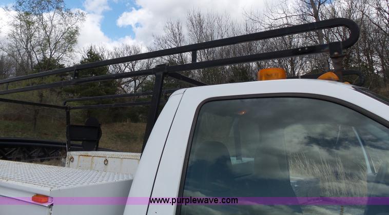 image for item J4225 1999 Ford F450 XL Super Duty utility truck