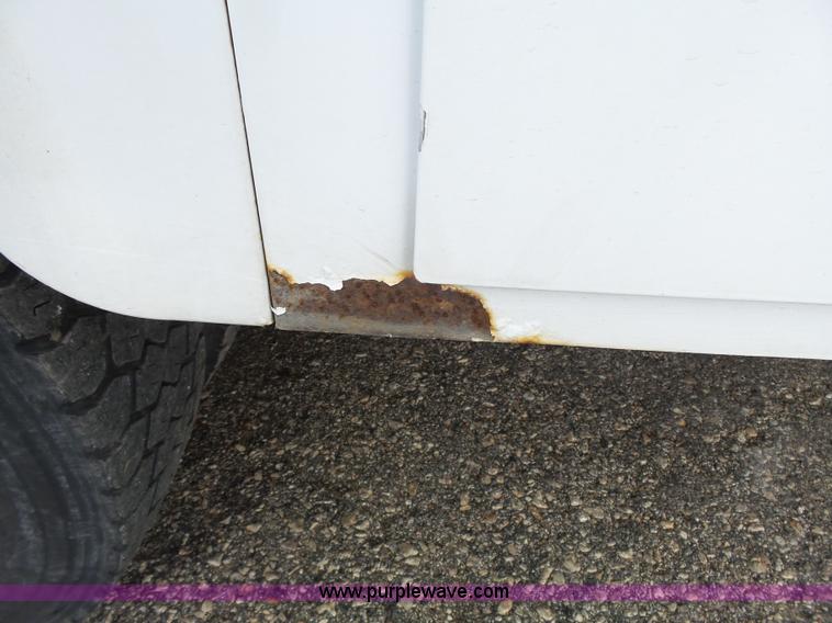 image for item J4225 1999 Ford F450 XL Super Duty utility truck