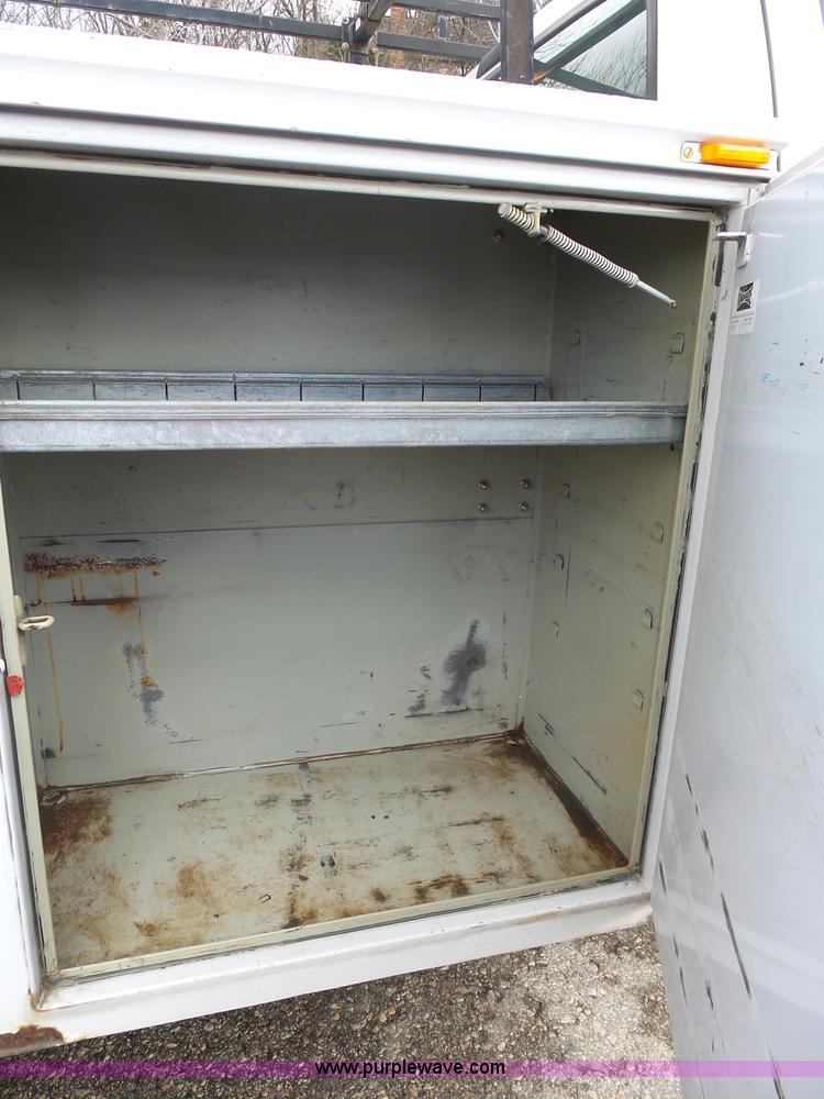 image for item J4225 1999 Ford F450 XL Super Duty utility truck