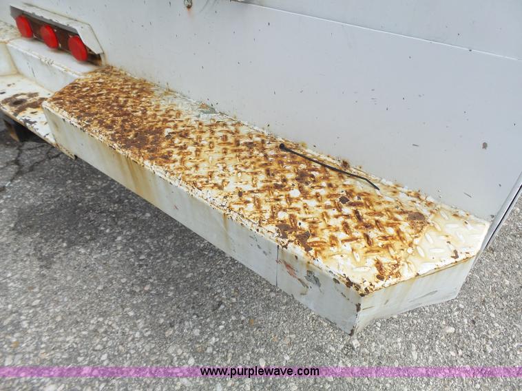 image for item J4225 1999 Ford F450 XL Super Duty utility truck