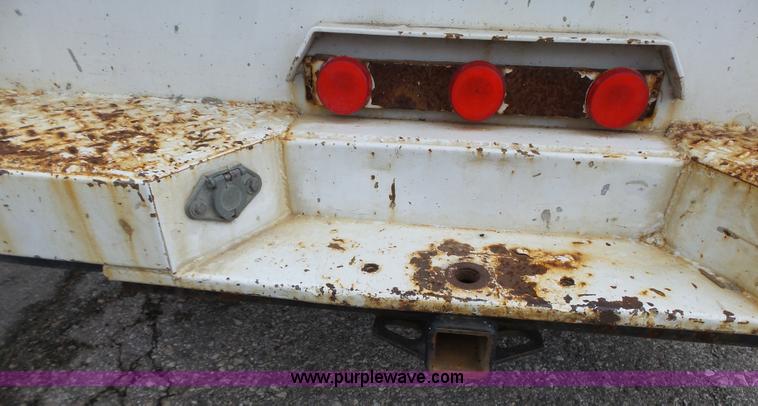 image for item J4225 1999 Ford F450 XL Super Duty utility truck