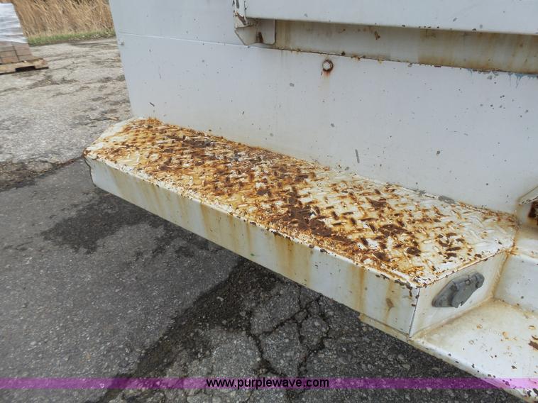 image for item J4225 1999 Ford F450 XL Super Duty utility truck