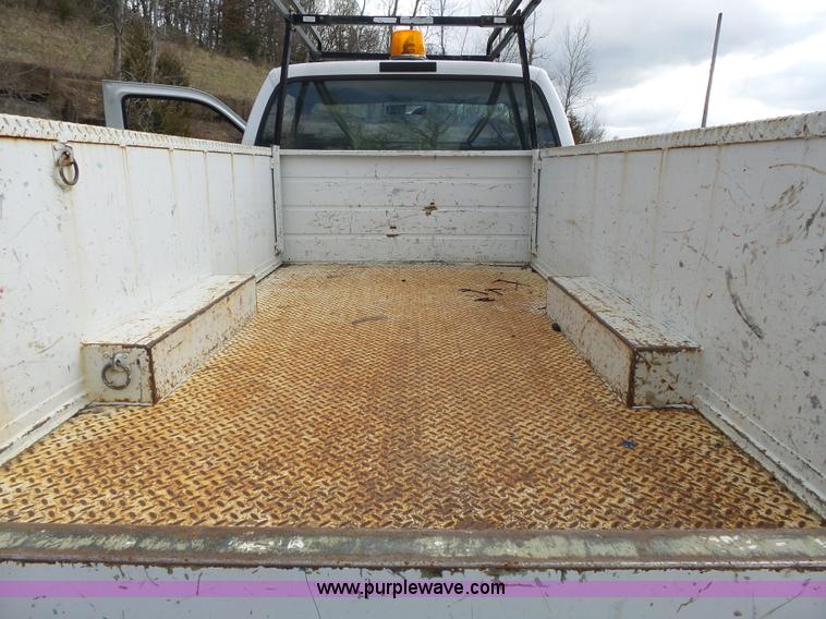 image for item J4225 1999 Ford F450 XL Super Duty utility truck