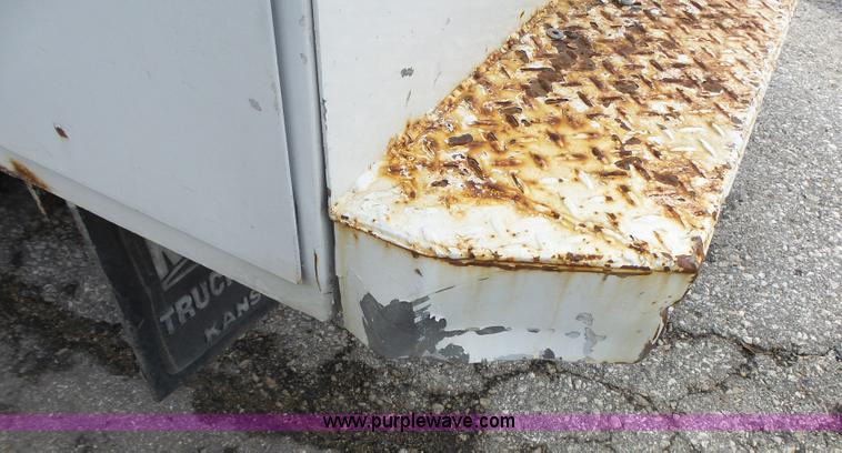 image for item J4225 1999 Ford F450 XL Super Duty utility truck