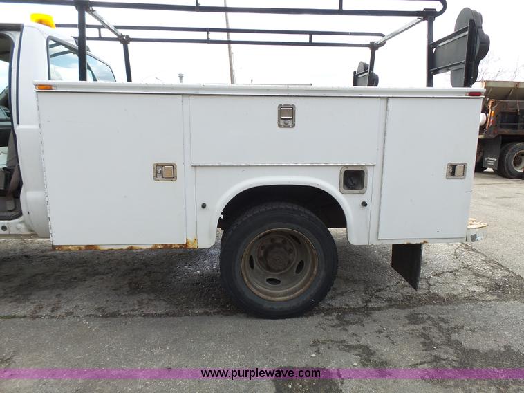 image for item J4225 1999 Ford F450 XL Super Duty utility truck