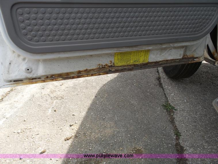 image for item J4225 1999 Ford F450 XL Super Duty utility truck