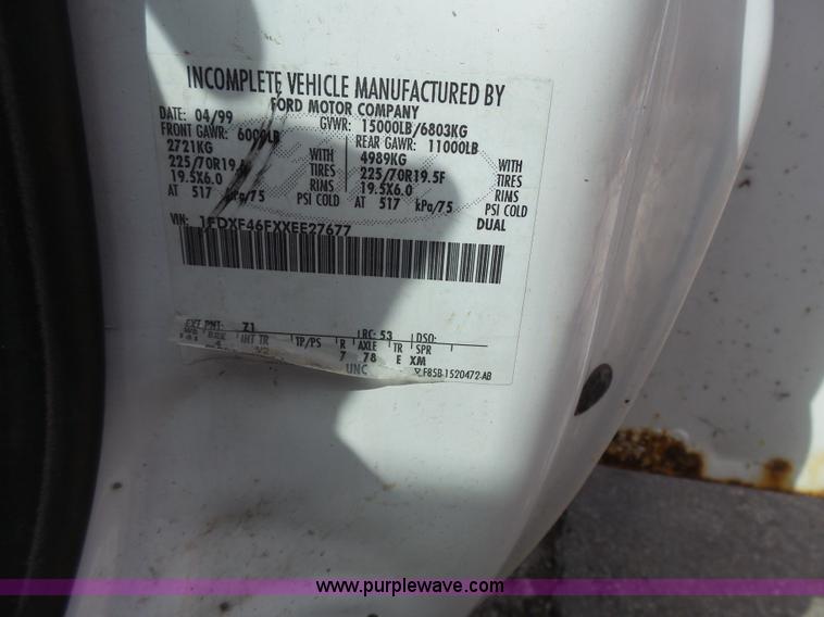 image for item J4225 1999 Ford F450 XL Super Duty utility truck