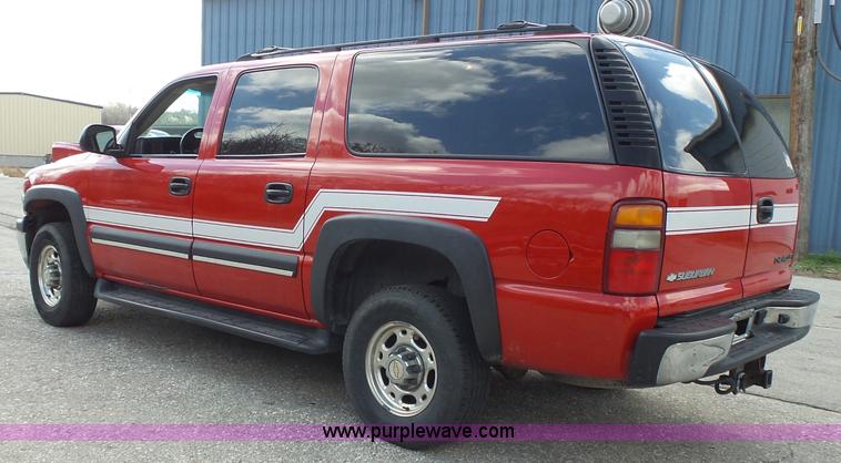 image for item J4227 2003 Chevrolet Suburban SUV
