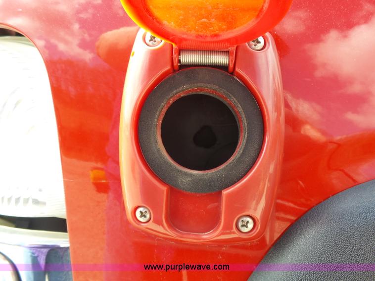 image for item J4227 2003 Chevrolet Suburban SUV